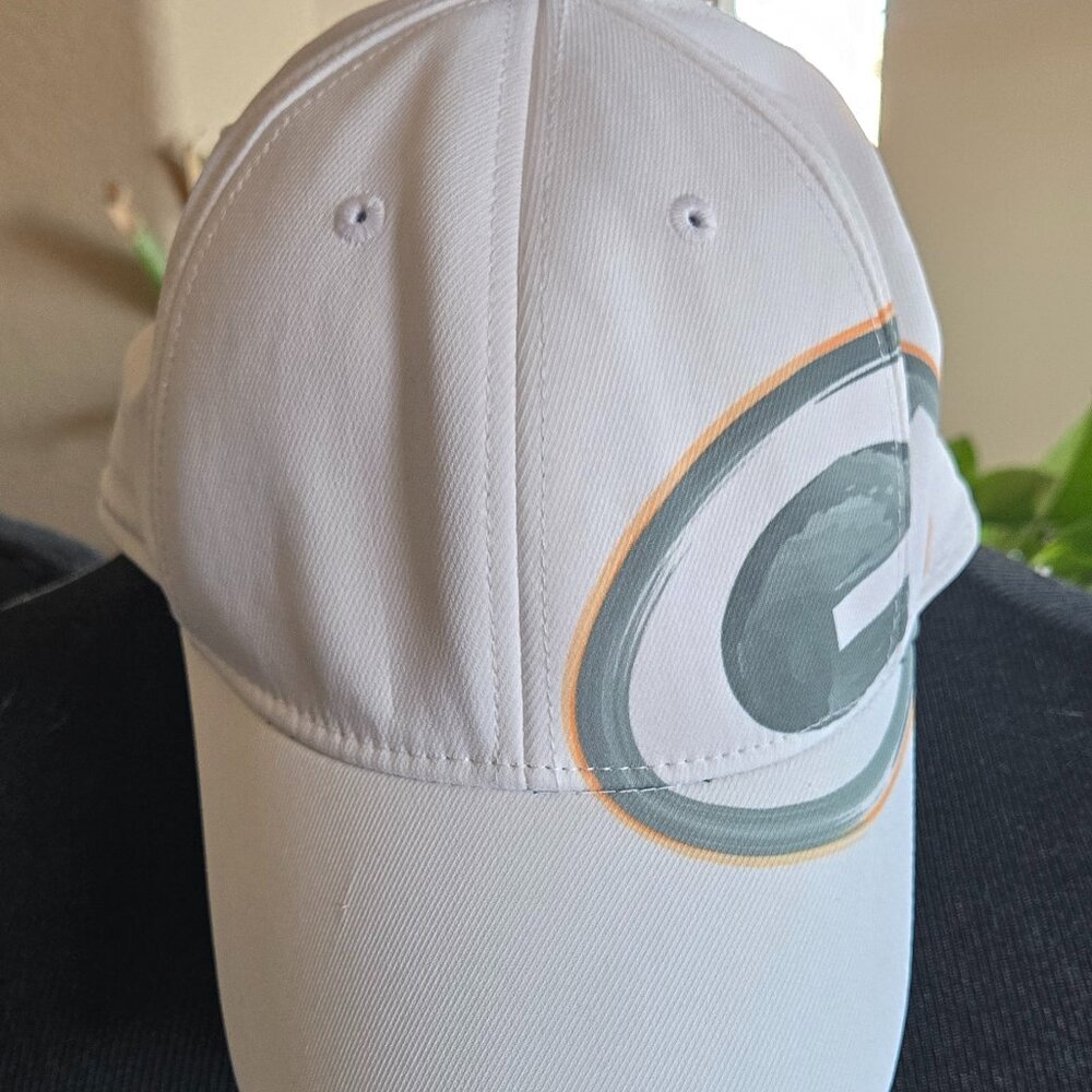 Green Bay Packers Hat Fitted L/XL NFL Team Apparel Cap White. Nwot